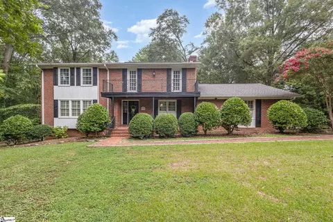 707 Parkview Dr, Laurens, SC 29360