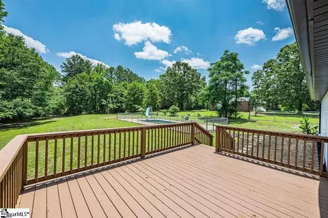 Exterior - 1016 Scott Rd, Anderson, SC 29621 photo 2 of 7