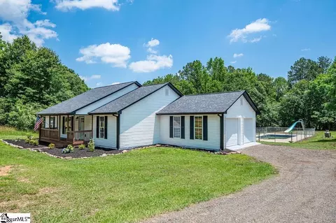 Exterior - 1016 Scott Rd, Anderson, SC 29621 photo 6 of 7