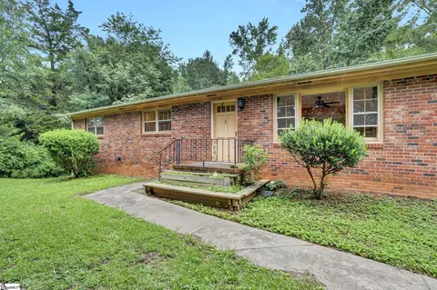 211 Beechwood Dr, Simpsonville, SC 29681