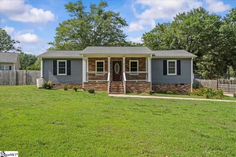13 Williams Rd, Taylors, SC 29687