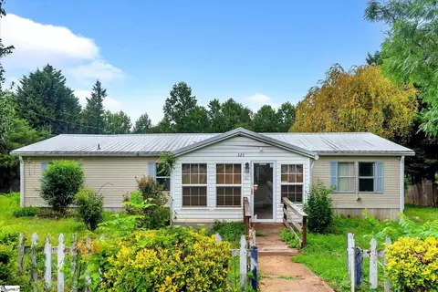 326 Chesapeake Trl, Pickens, SC 29671