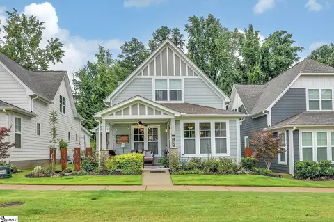 18 Cottage Knoll Cir, Greenville, SC 29609