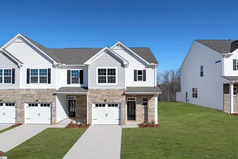 447 Lees Corner Ln, Woodruff, SC 29388