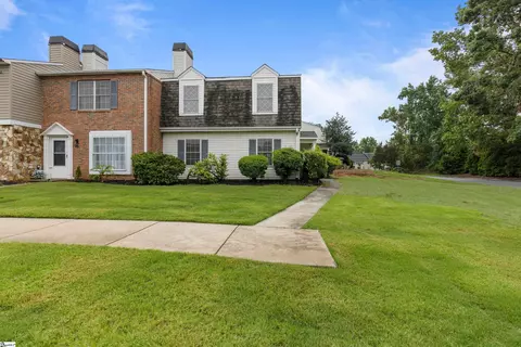 2 Birchview St, Taylors, SC 29687
