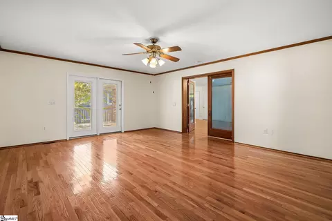 Living - 4 River Dr, Williamston, SC 29697 photo 9 of 10