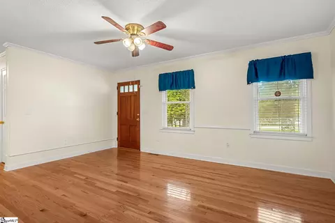 Living - 4 River Dr, Williamston, SC 29697 photo 3 of 10