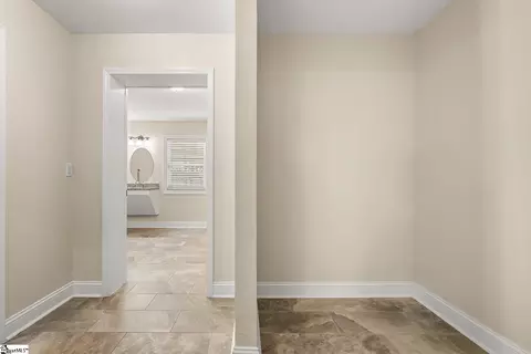 Entry Way - 4 River Dr, Williamston, SC 29697 photo 3 of 5