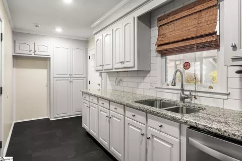 Kitchen - 4 River Dr, Williamston, SC 29697 photo 4 of 4