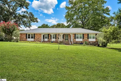 4 River Dr, Williamston, SC 29697