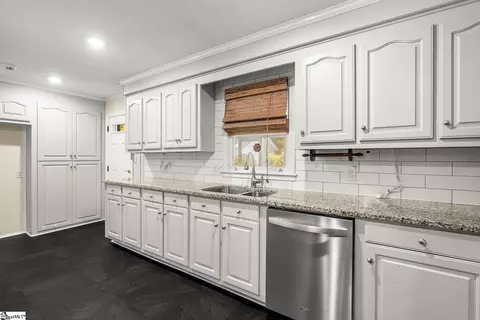 Kitchen - 4 River Dr, Williamston, SC 29697 photo 1 of 4