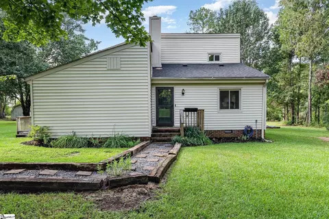 1745 Wilson Dr, Laurens, SC 29360