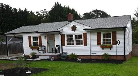 212 Donnan Rd, Taylors, SC 29687
