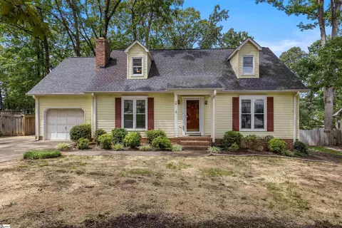 6 Milford Ct, Taylors, SC 29687