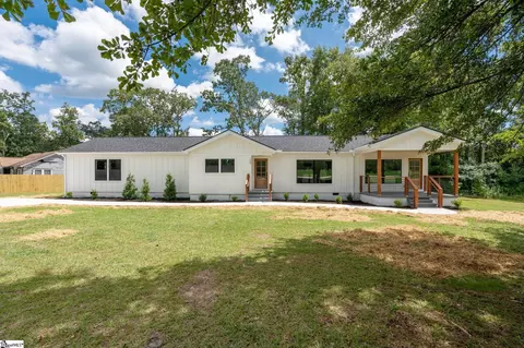 124 Edwards Cir, Simpsonville, SC 29681