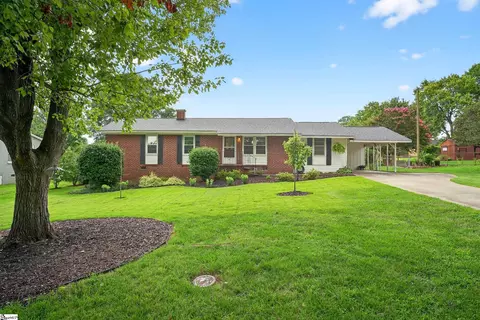 106 Paxton St, Mauldin, SC 29662