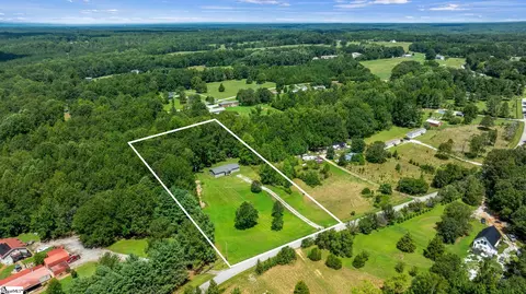274 Falcon Dr, Fountain Inn, SC 29644