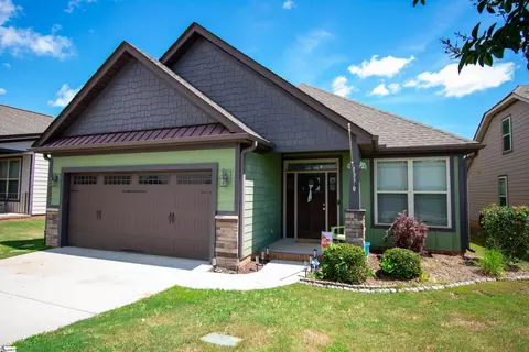 189 Bur Oak Dr, Taylors, SC 29687