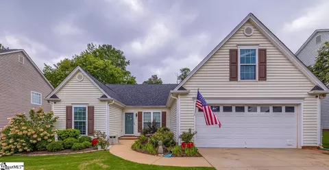 203 Crown Empire Ct, Simpsonville, SC 29681