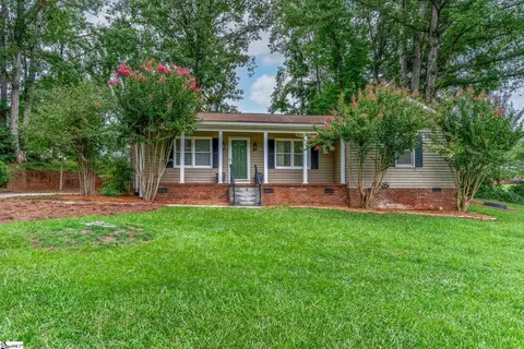 11 Dell Cir, Travelers Rest, SC 29690
