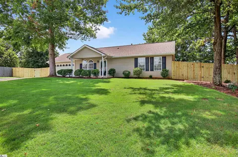 407 Ariel Ct, Fountain Inn, SC 29644