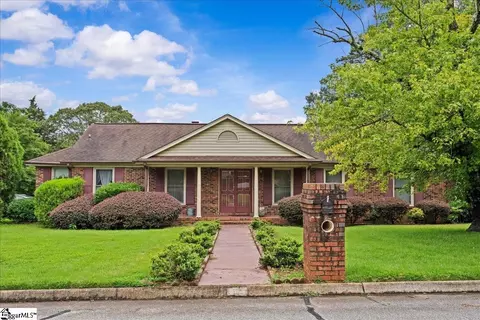 101 Lawnfield St, Mauldin, SC 29662