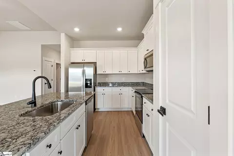 Kitchen - 1208 Crested Iris St, Moore, SC 29369 photo 1 of 2