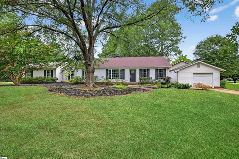 102 Harness Trl, Simpsonville, SC 29681