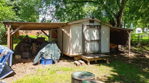Exterior - 203 Phillips Ave, Easley, SC 29640 photo 6 of 8