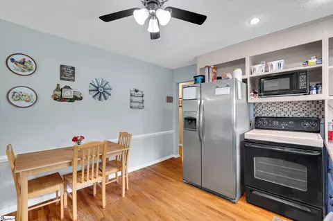 Kitchen - 203 Phillips Ave, Easley, SC 29640 photo 3 of 3