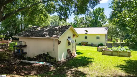 Exterior - 203 Phillips Ave, Easley, SC 29640 photo 7 of 8