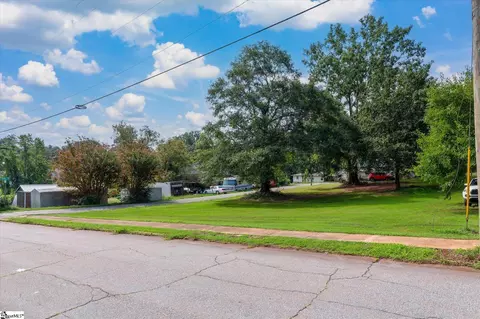 403 Carolina Ave, Honea Path, SC 29654