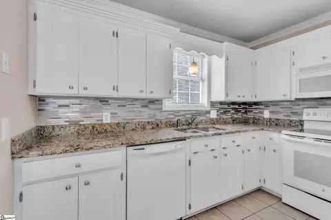 Kitchen - 110 Nottingham Ln, Easley, SC 29640 photo 2 of 2