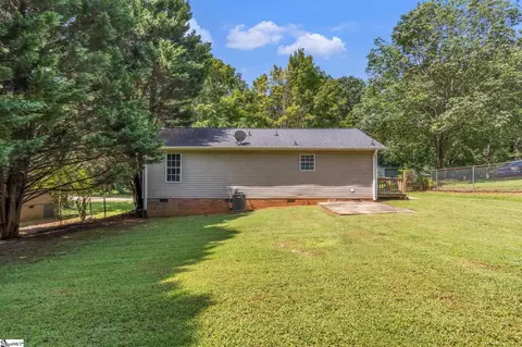 Exterior - 110 Nottingham Ln, Easley, SC 29640 photo 4 of 4