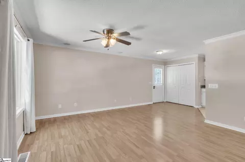 Living - 110 Nottingham Ln, Easley, SC 29640 photo 2 of 3