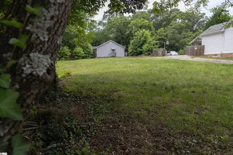 305 N Maple St, Simpsonville, SC 29681