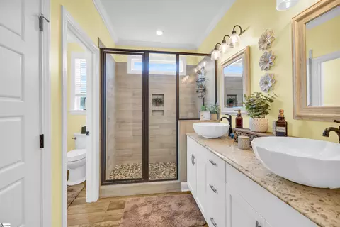 Bath - 1173 Proctor Cir, Waterloo, SC 29384 photo 1 of 6