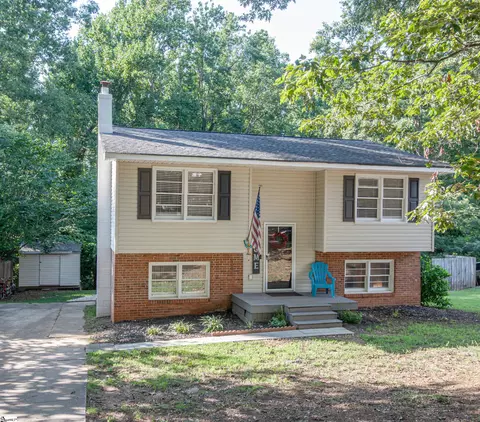 1407 E Yellow Wood Dr, Simpsonville, SC 29680
