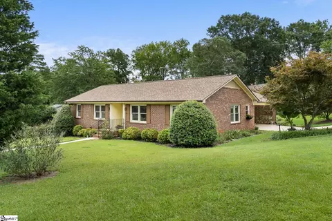 114 Woodcliff Ct, Simpsonville, SC 29681