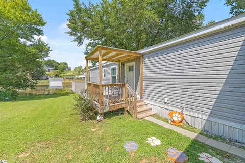 34 Lake Front Cir, Lyman, SC 29365