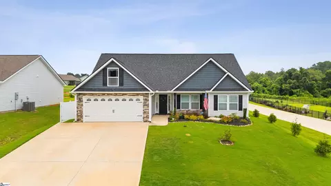 333 Dogwood Trl, Campobello, SC 29322