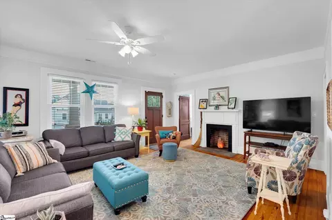 Living - 305 E A Ave, Easley, SC 29641 photo 1 of 2