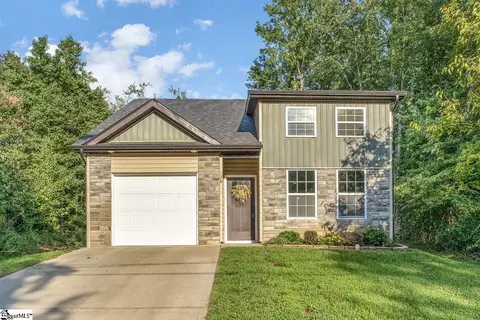 128 Broad St, Wellford, SC 29385