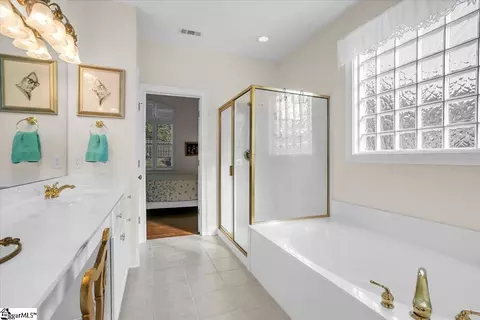 Bath - 507 Thorington Ct, Greer, SC 29651 photo 1 of 4