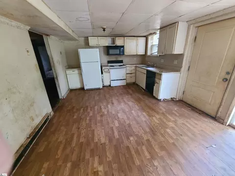 Kitchen - 200 Morris St, Central, SC 29630 photo 2 of 2