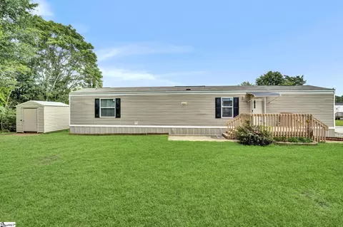 104 Crest St, Simpsonville, SC 29681