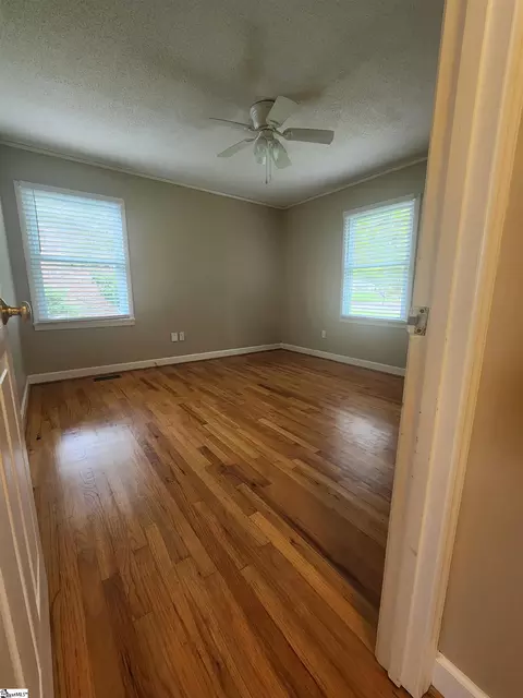 Bedroom - 908 Chester Cir, Pendleton, SC 29670 photo 2 of 2
