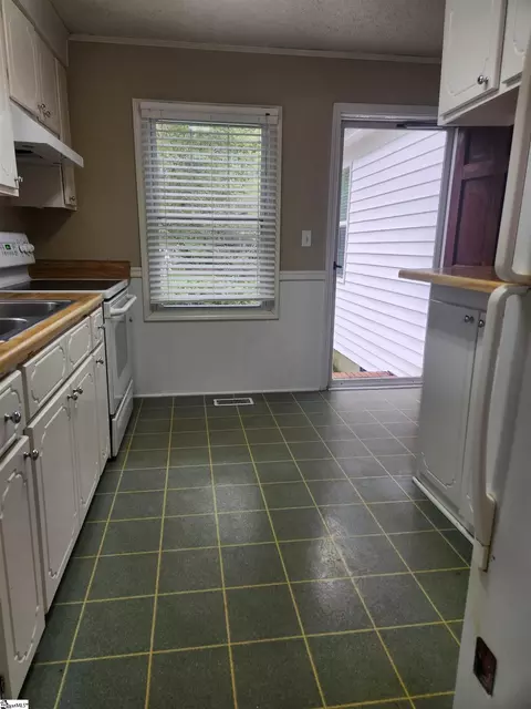 Kitchen - 908 Chester Cir, Pendleton, SC 29670 photo 1 of 3