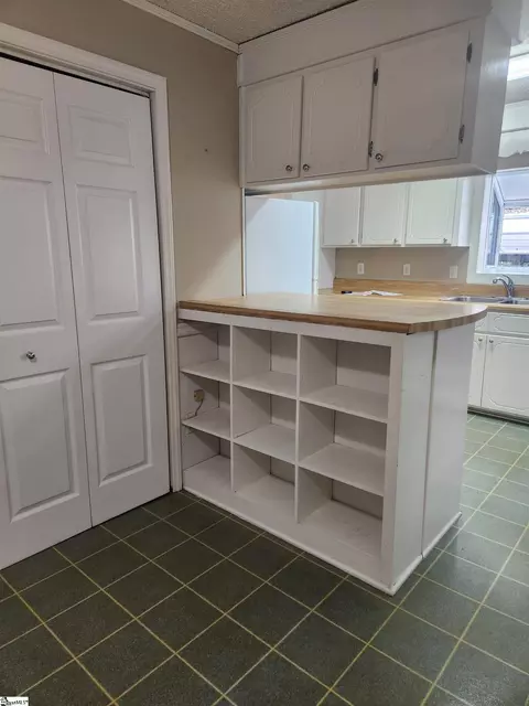 Kitchen - 908 Chester Cir, Pendleton, SC 29670 photo 3 of 3