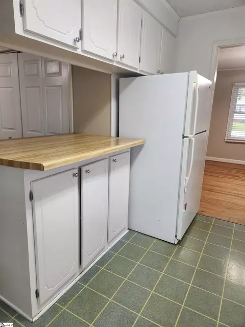 Kitchen - 908 Chester Cir, Pendleton, SC 29670 photo 2 of 3